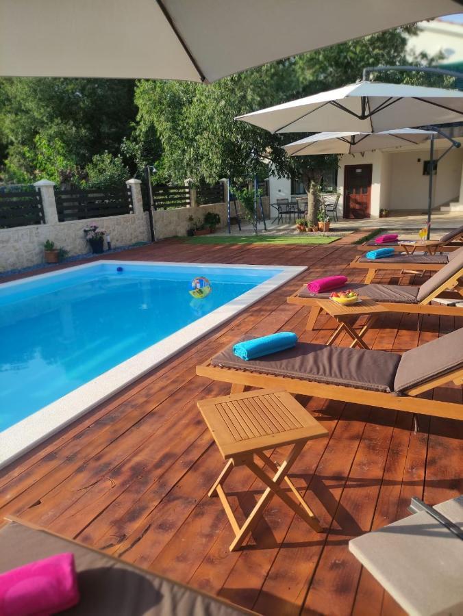 Apartment Karla Snb Lozovac Esterno foto