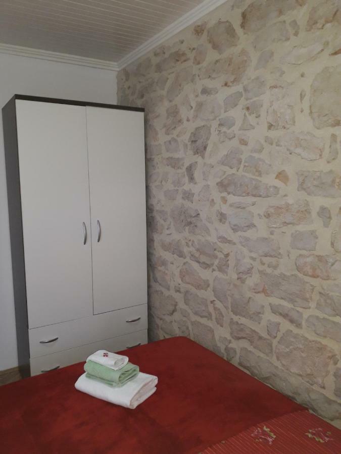 Apartment Karla Snb Lozovac Esterno foto