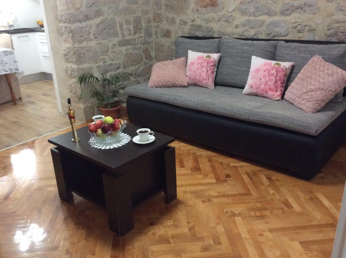Apartment Karla Snb Lozovac Esterno foto