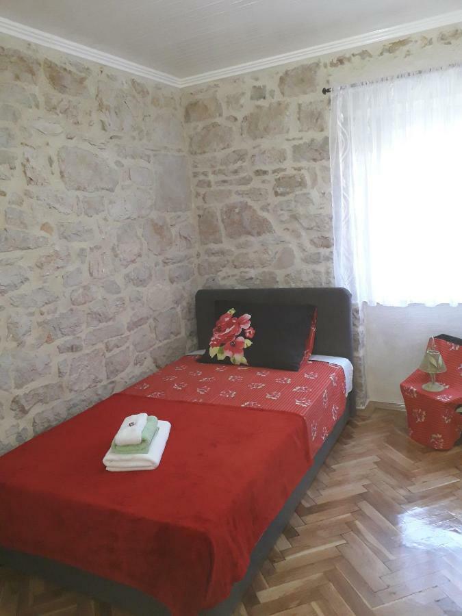 Apartment Karla Snb Lozovac Esterno foto