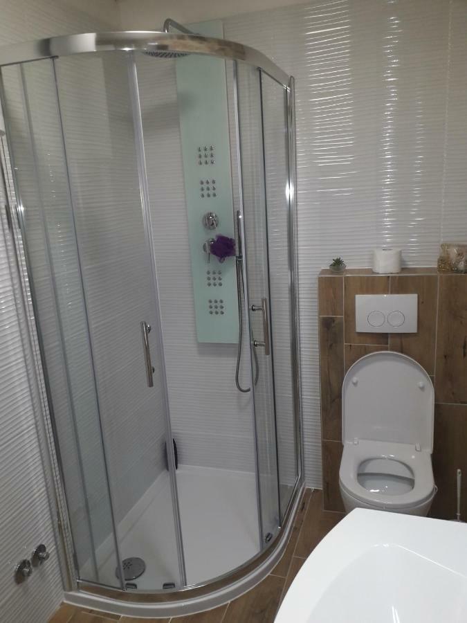Apartment Karla Snb Lozovac Esterno foto