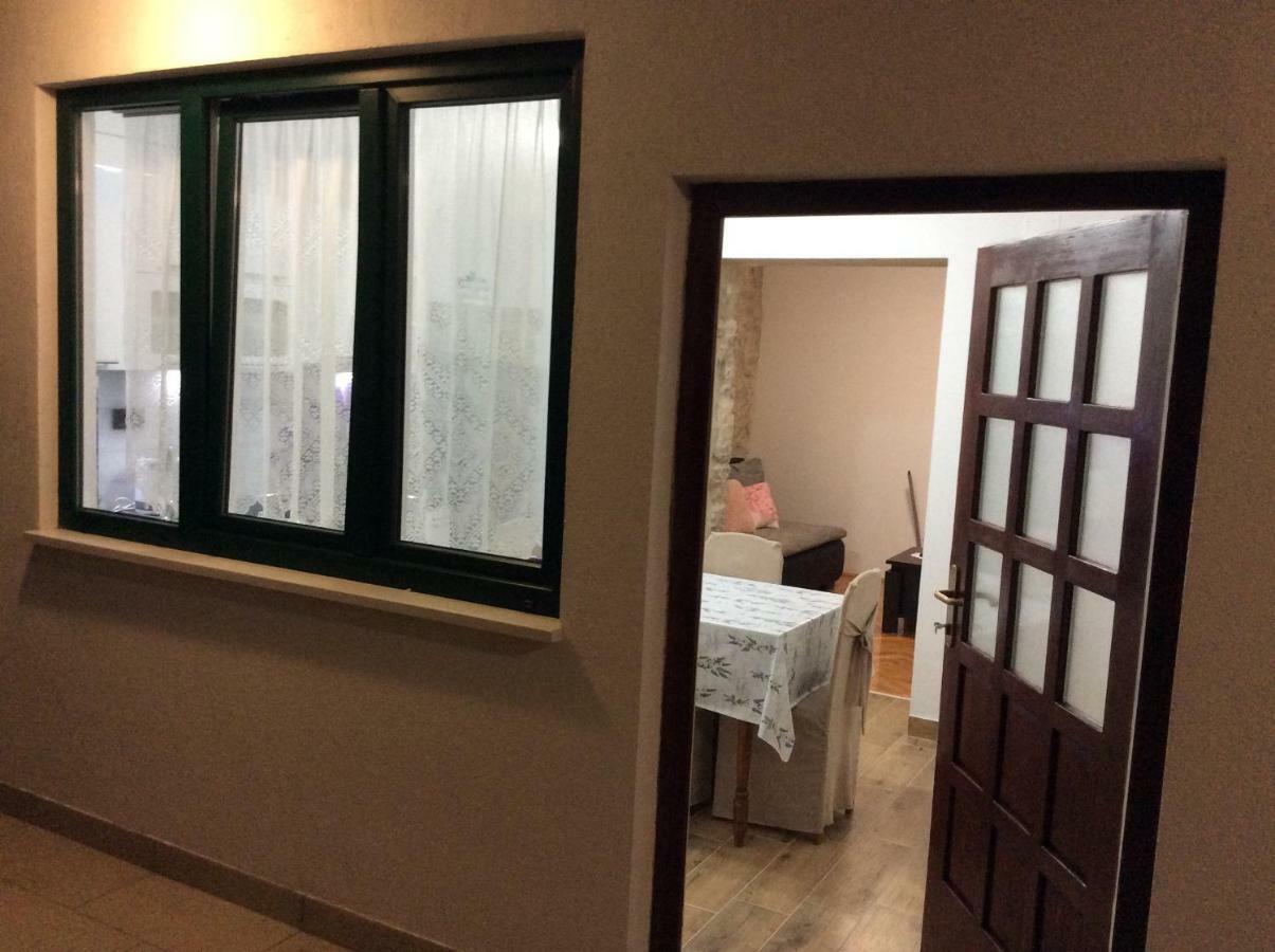 Apartment Karla Snb Lozovac Esterno foto