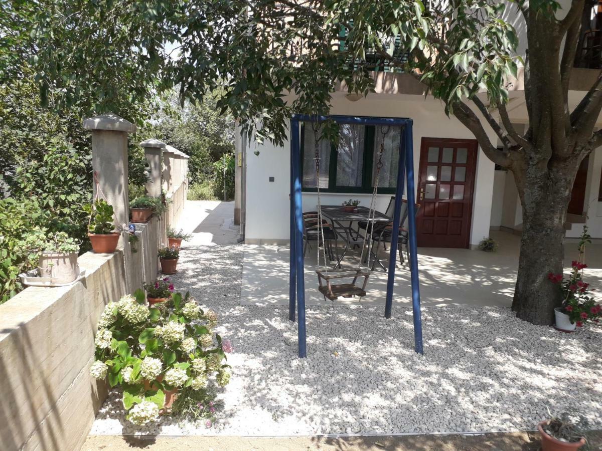 Apartment Karla Snb Lozovac Esterno foto
