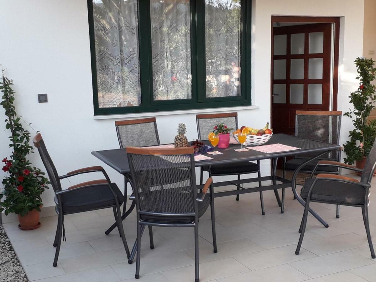 Apartment Karla Snb Lozovac Esterno foto