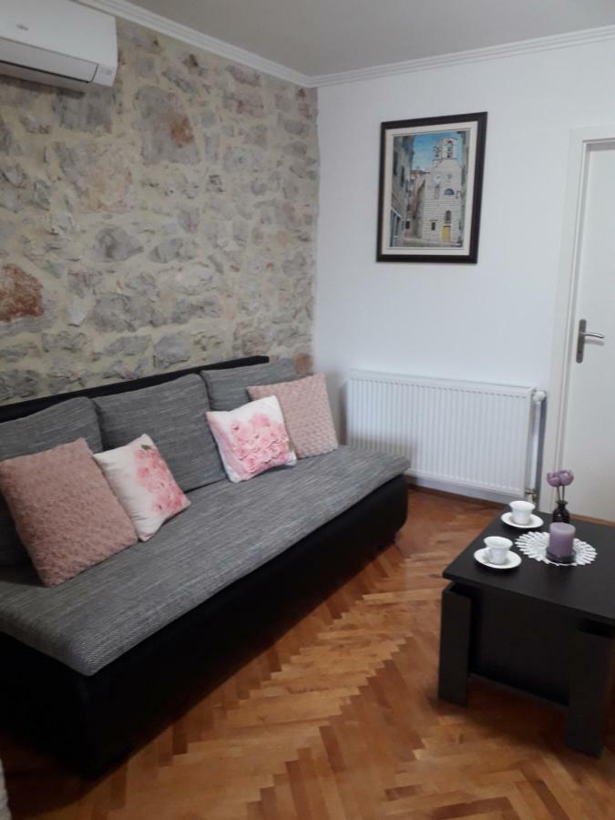 Apartment Karla Snb Lozovac Esterno foto