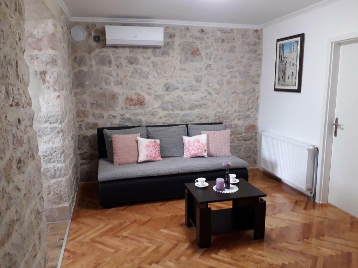 Apartment Karla Snb Lozovac Esterno foto