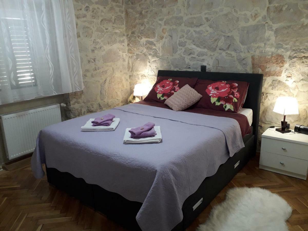 Apartment Karla Snb Lozovac Esterno foto