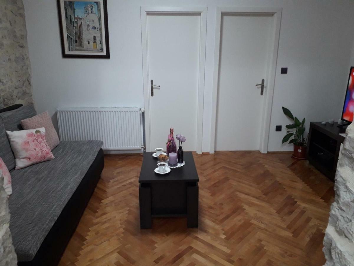 Apartment Karla Snb Lozovac Esterno foto
